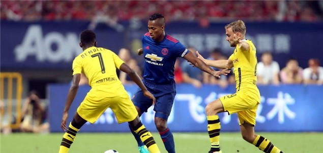 每当他站在 每当他站在